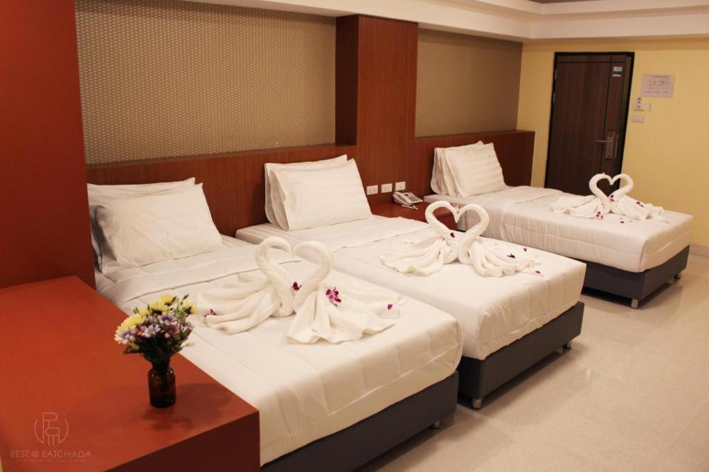 Rest@Ratchada hotel Bangkok Exterior foto